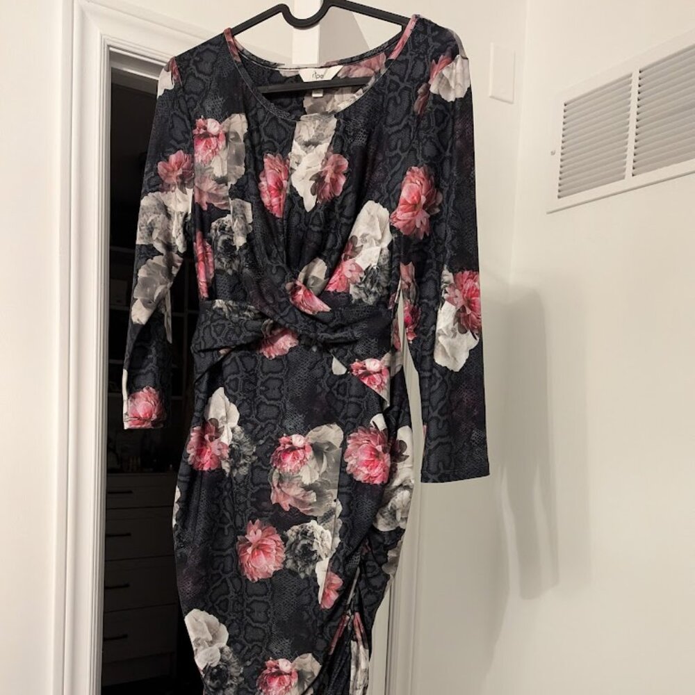 Ripe Maternity Harlow Cross Your Heart 3/4 Sleeve Floral Midi Dress - Small - Picture 2 of 3